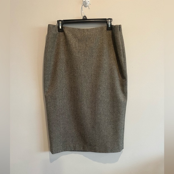 Ralph Lauren 100% wool skirt. Size 12 - Picture 2 of 8